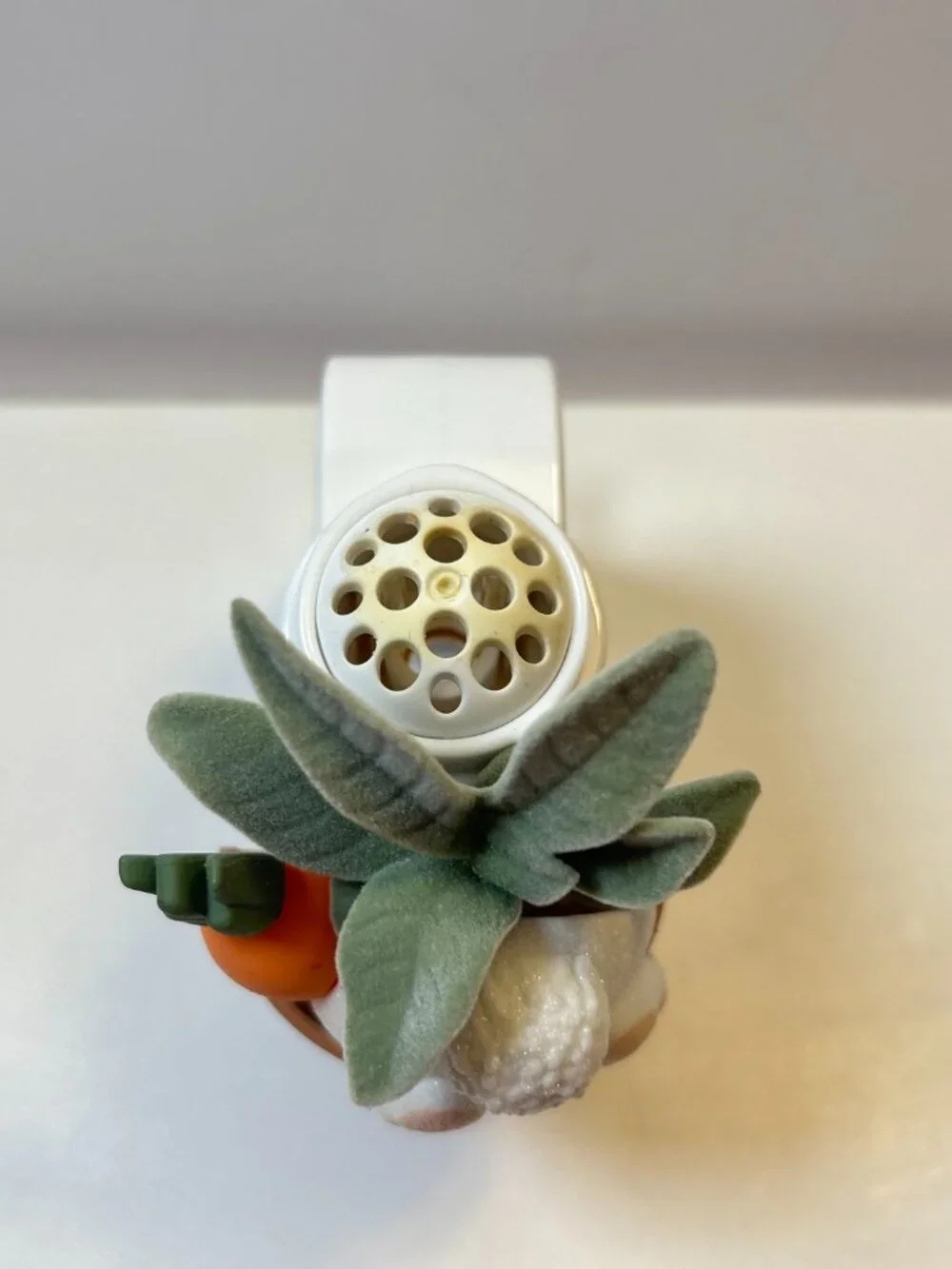 Bath & Body Works Wallflower Nighlight Bunny and Carrot in Pot Plug-in